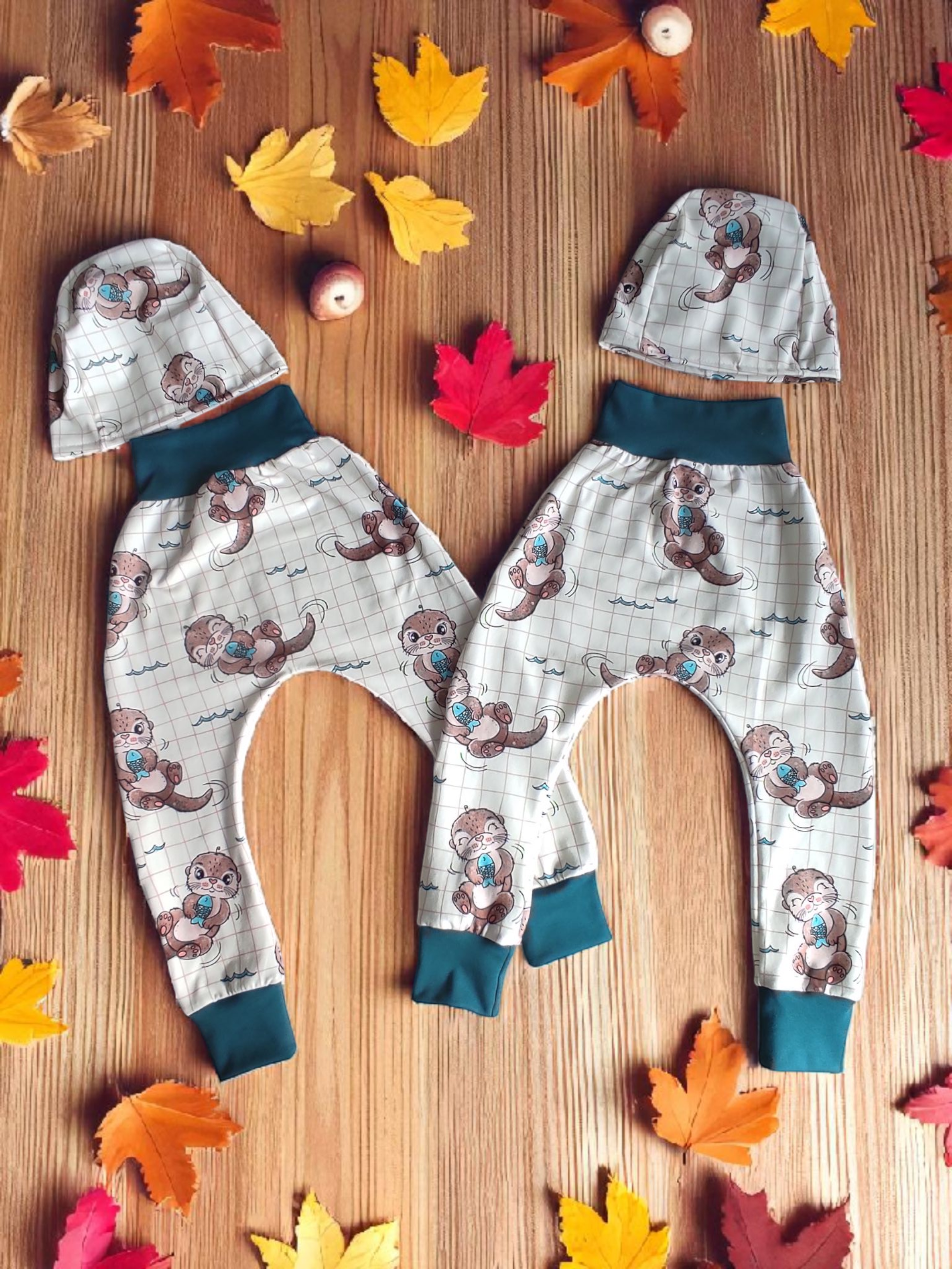 Set Hosen mit Mützen für Zwillinge Größe 110-116